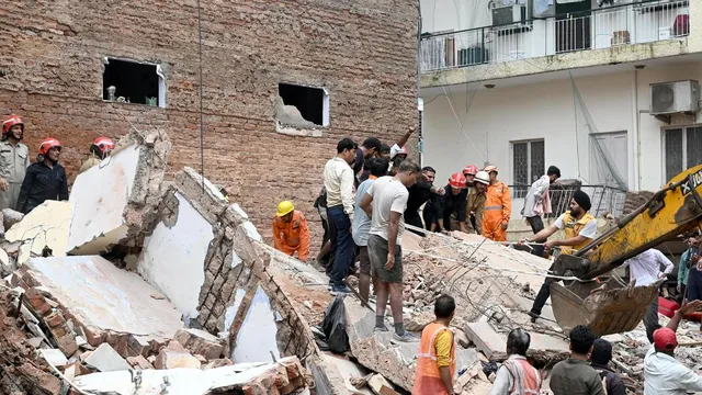 Delhi Building Collapse 6 Dead After Satya Niketan PG Building Collapses